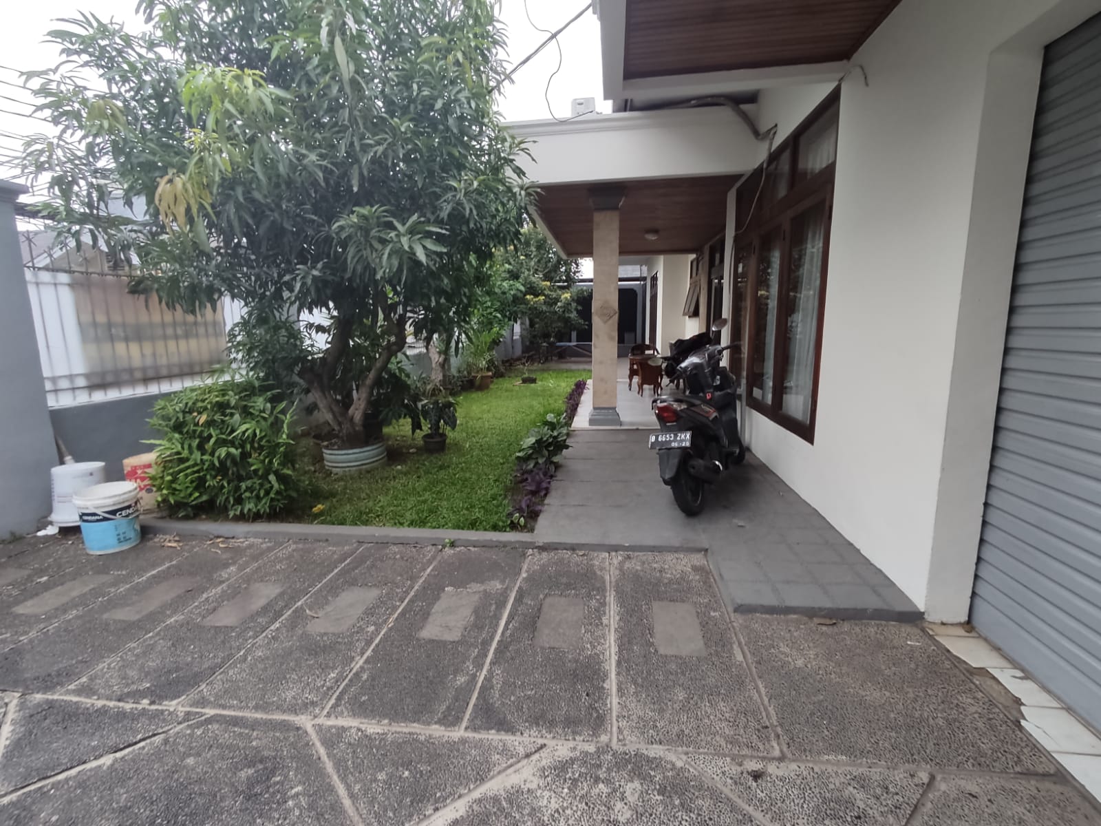 Rumah Samping Jalan, 100 Meter Ke Jalan Fatmawati Raya