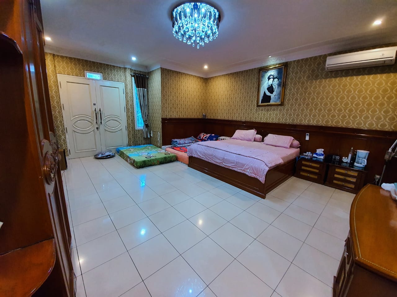 Rumah Hoek Dan Full Furnished Area Jalan Puan, 900 Meter Ke Mall