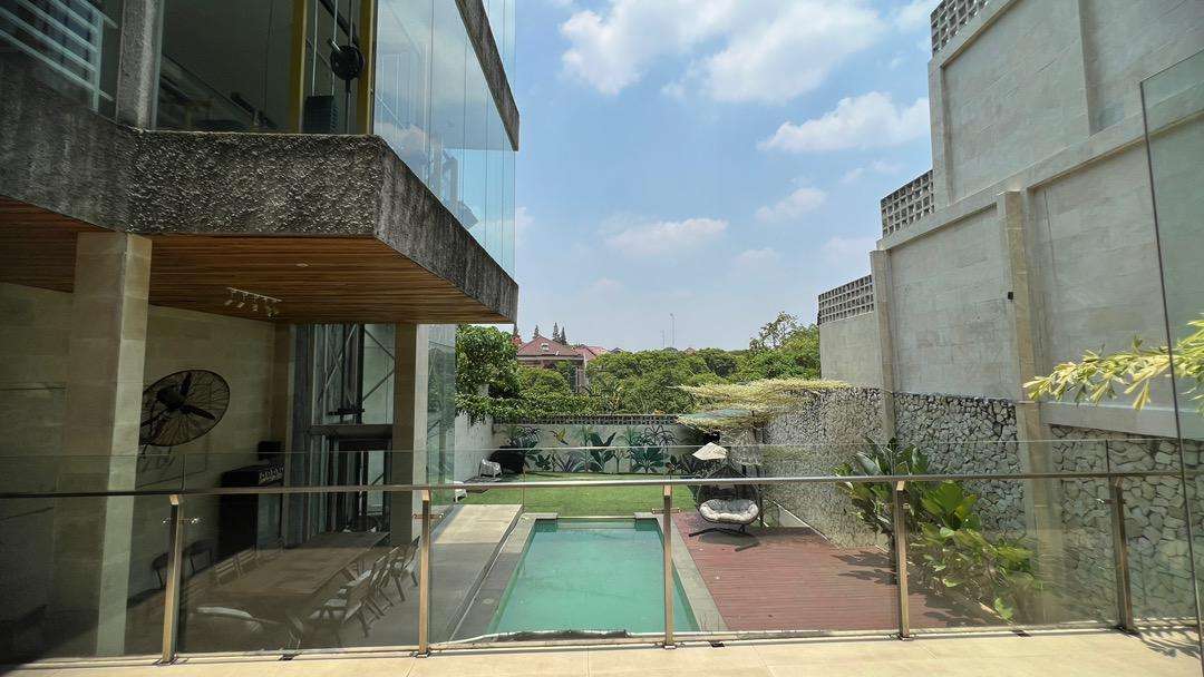 Rumah 6 Lantai Super Lux di Komplek Perdagangan Bintaro