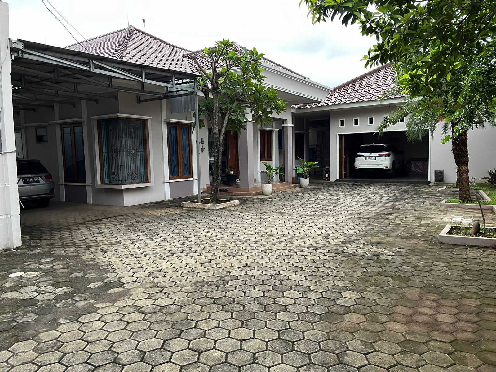 Rumah Super Luas Pinggir Jalan Pepaya Raya Jagakarsa