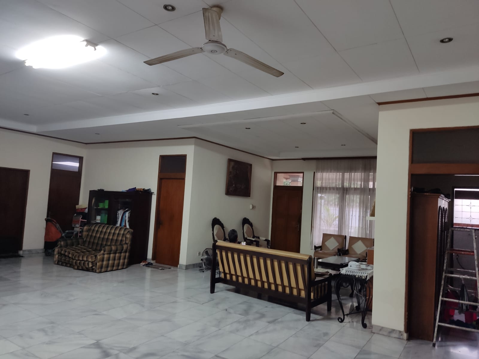 Rumah Samping Jalan, 100 Meter Ke Jalan Fatmawati Raya