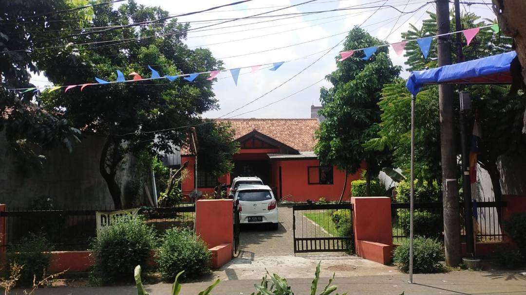 Rumah Akses Mobil, 5 Menit Ke Jalan Joglo Raya