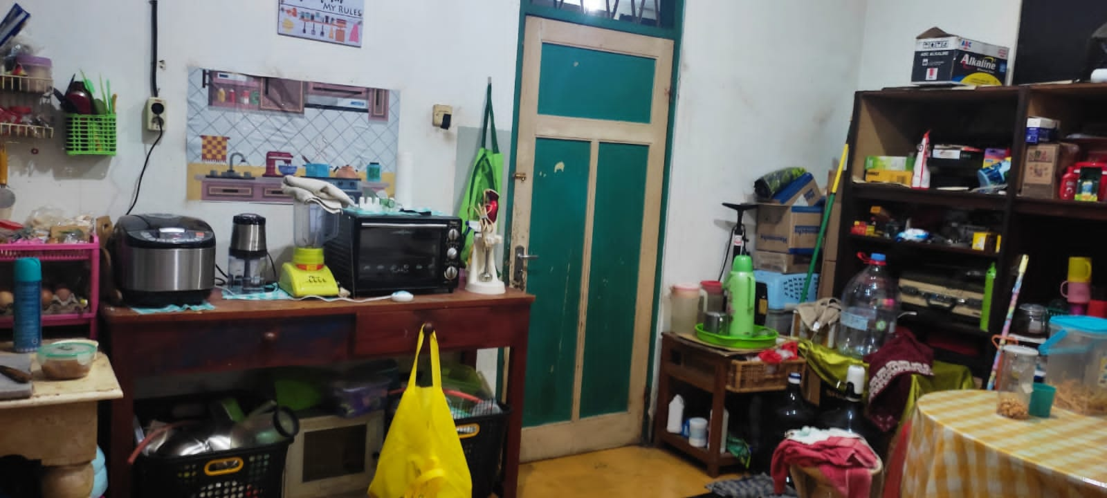 Rumah Hook Akses 2 Mobil, 400 Meter Ke Utan Kayu Raya