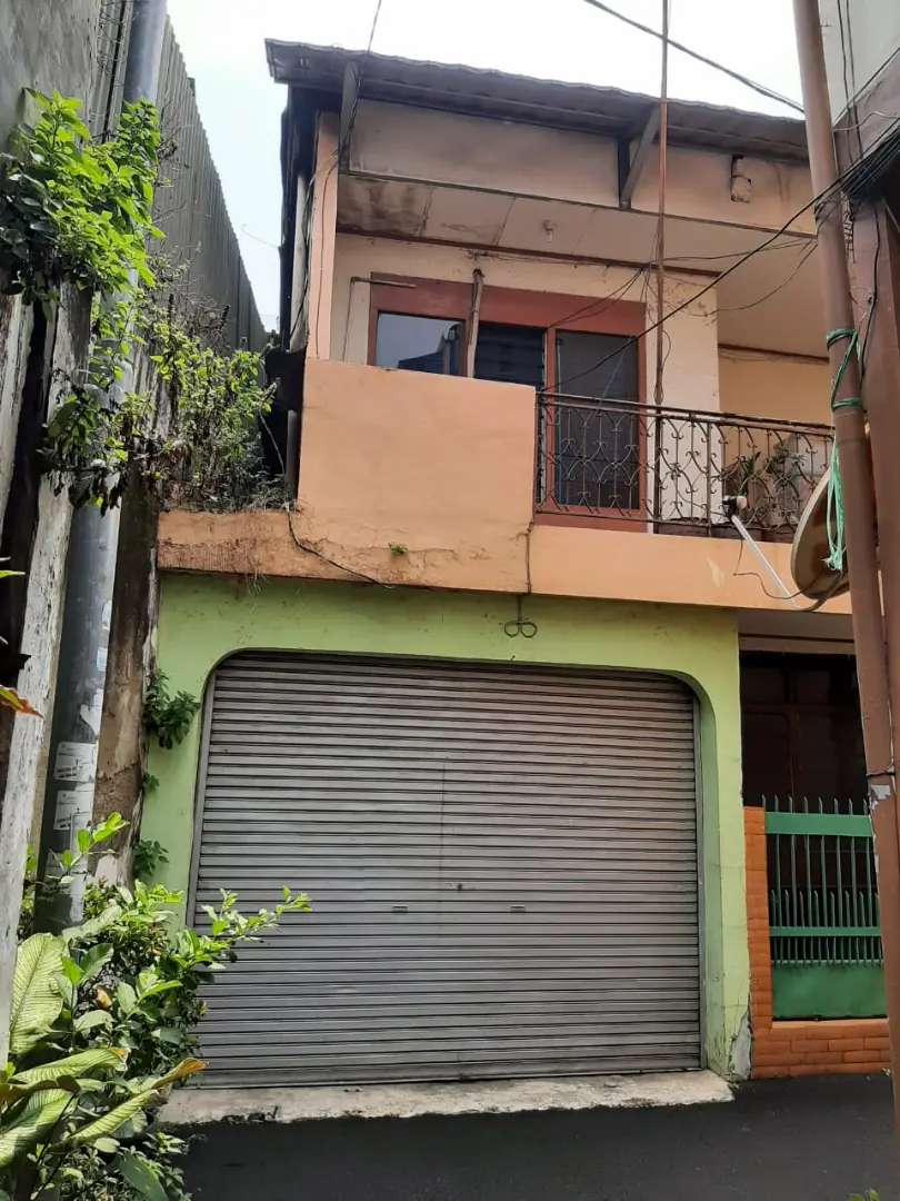 Rumah Hook Cocok Kost kostan, 100 Meter Ke Salemba Raya, Persis