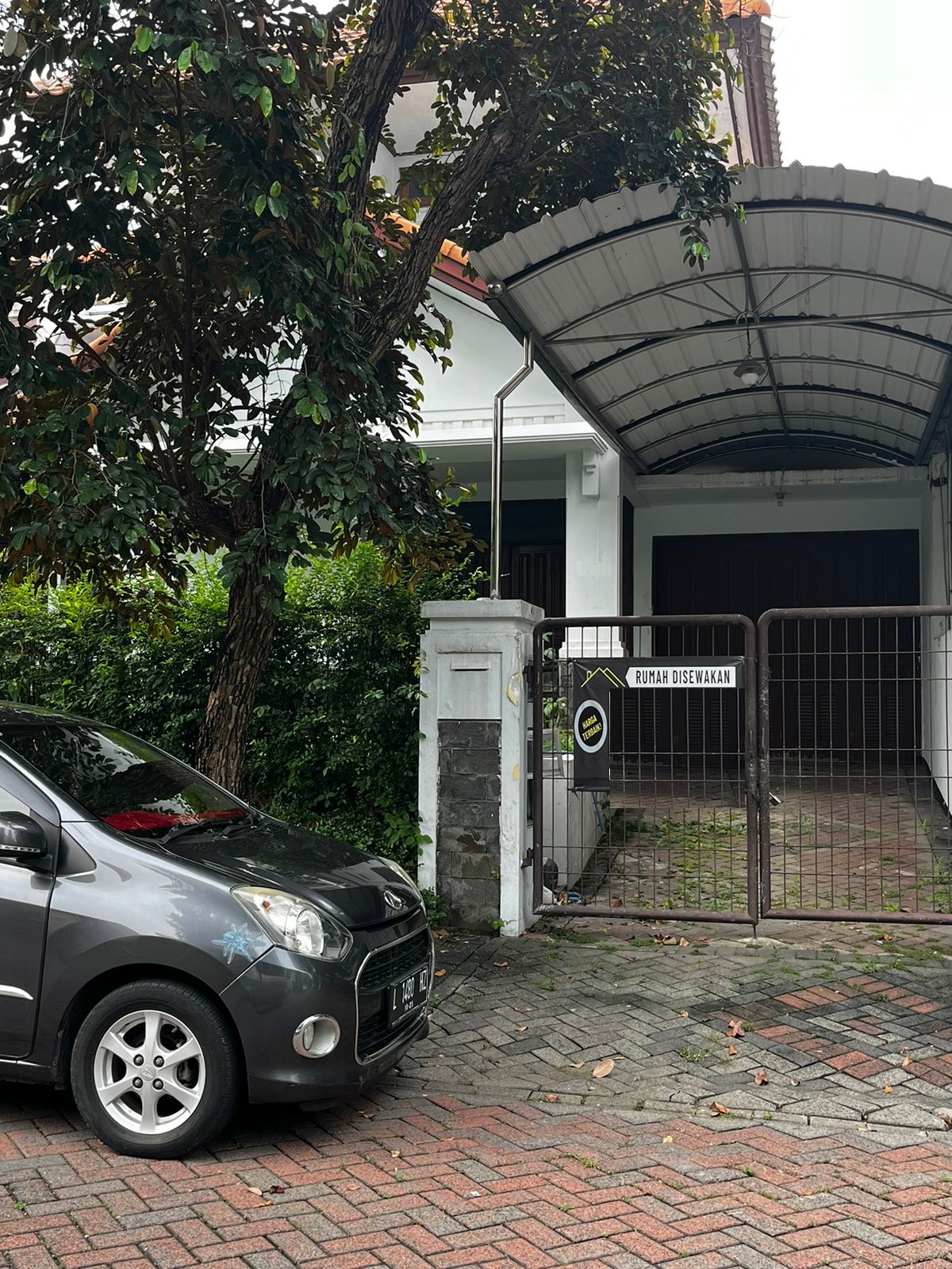 rumah disewakan graha family surabaya