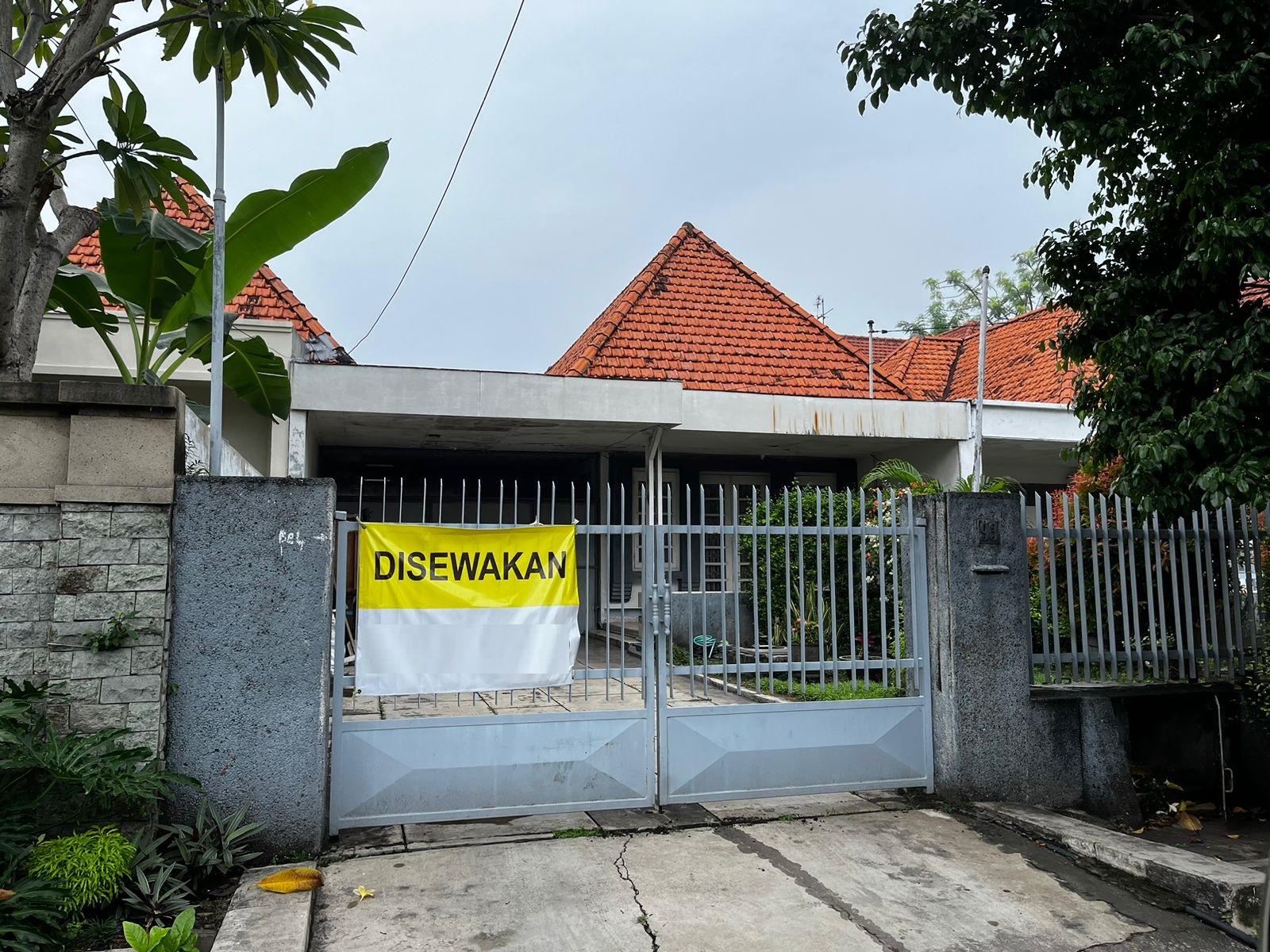 rumah disewakan untung suropati surabaya