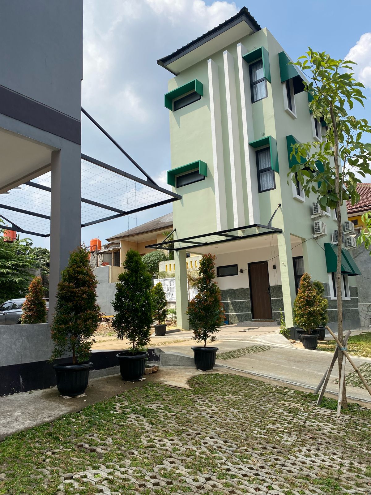 Rumah mewah Di TB Simatupang Pasar Minggu Jaksel