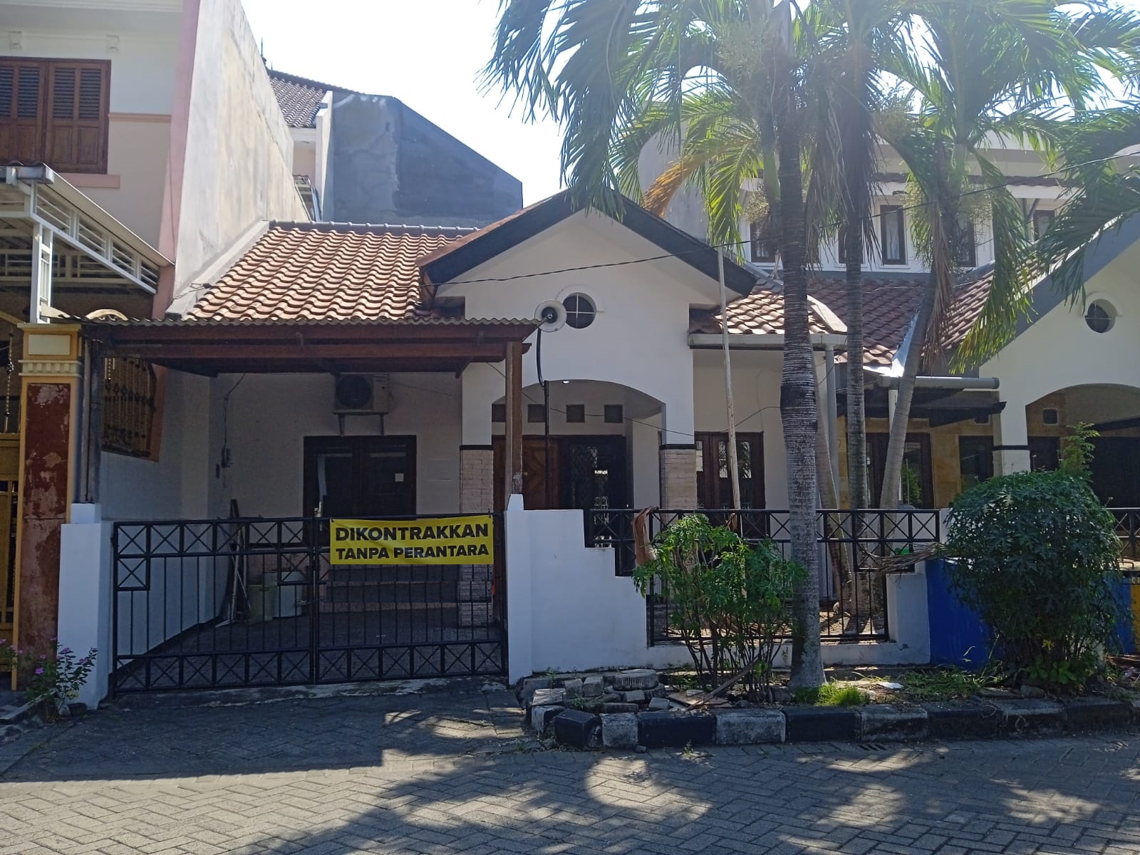 rumah disewakan babatan pratama surabaya