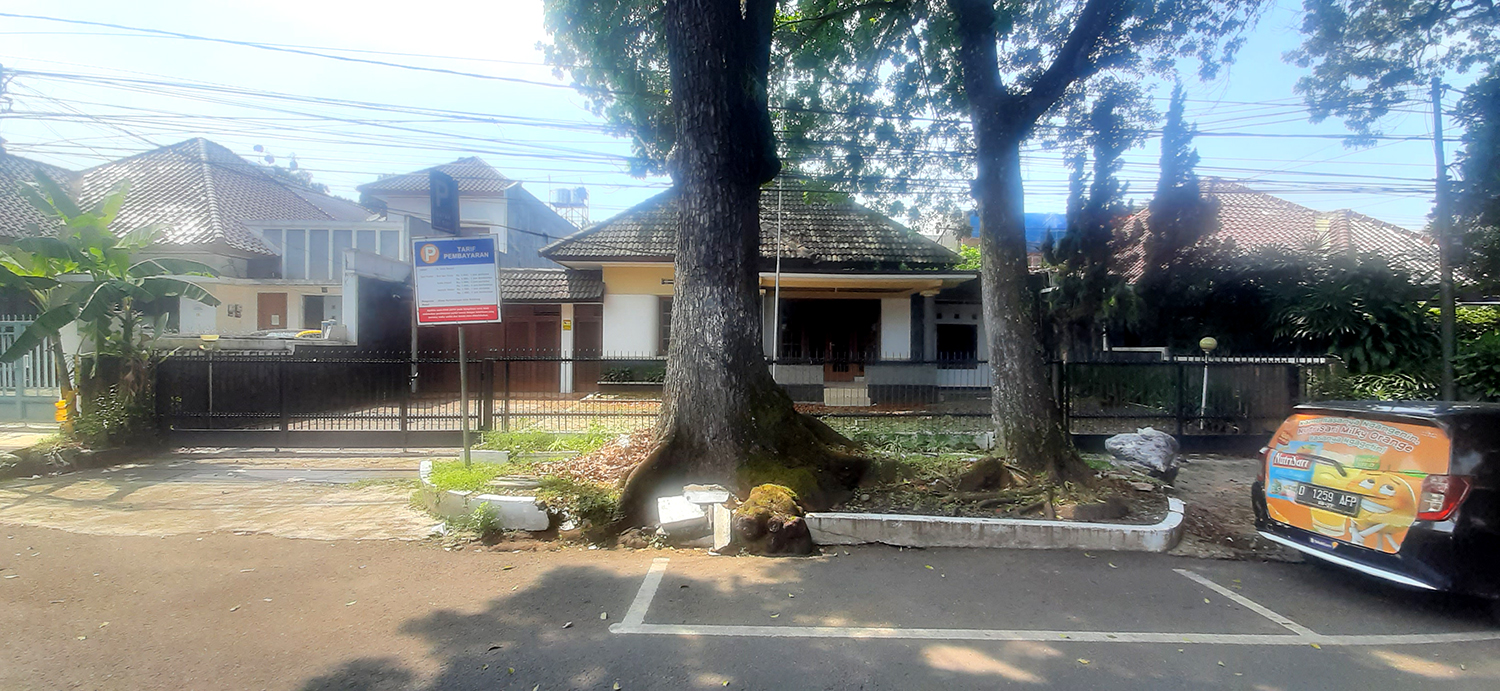 RUMAH BELANDA BERSIH TERAWAT DI JALAN IMAM BONJOL DAGO BANDUNG