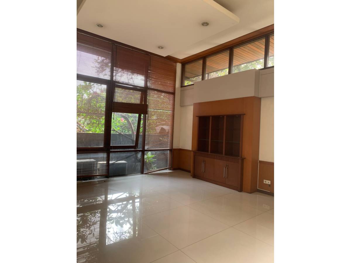 Dijual Rumah Eks Kantor Strategis di Menteng Jakarta Pusat AG201