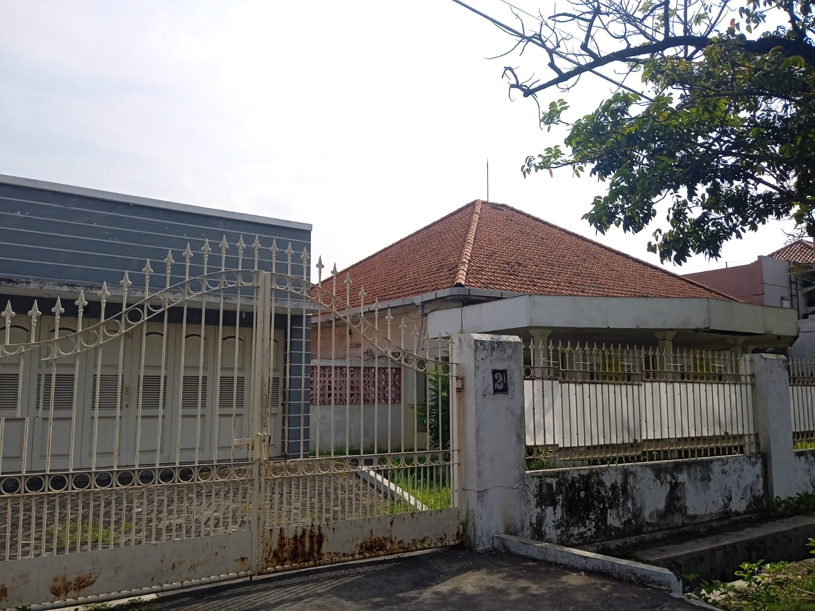 rumah disewakan jalan mangkunegoro darmo surabaya