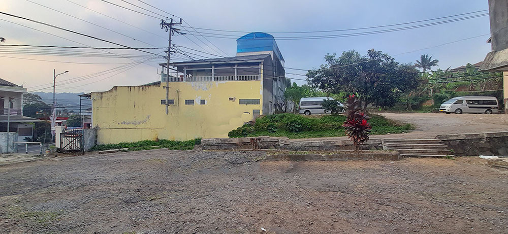 GUDANG HITUNG TANAH DI JALAN IR.H. JUANDA, DAGO-BANDUNG