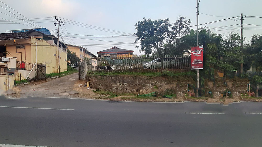 GUDANG HITUNG TANAH DI JALAN IR.H. JUANDA, DAGO-BANDUNG