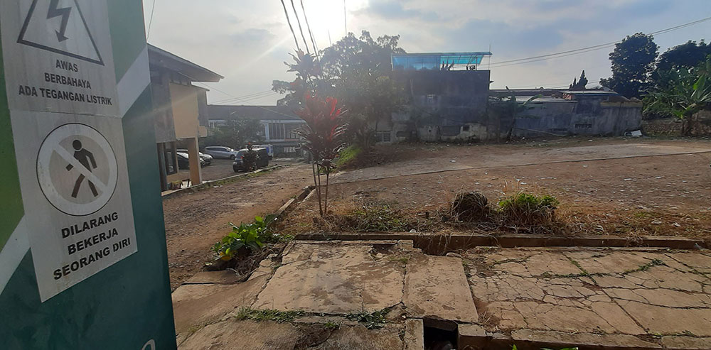 GUDANG HITUNG TANAH DI JALAN IR.H. JUANDA, DAGO-BANDUNG