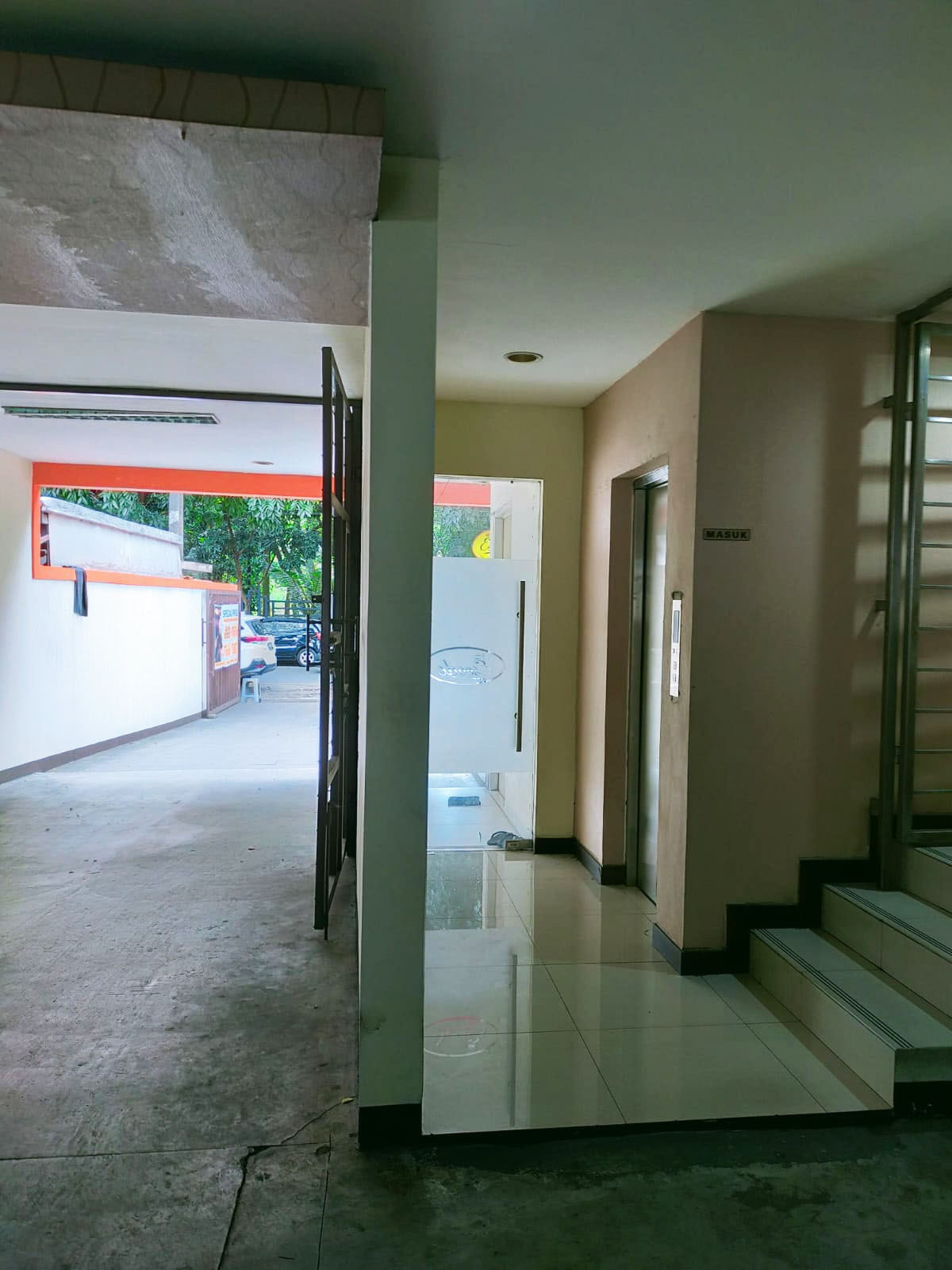 RUKO 3 LANTAI DILENGKAPI LIFT SAYAP Jl. RIAU BANDUNG