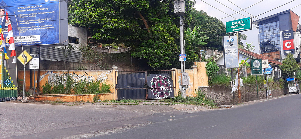 RUMAH HITUNG TANAH DI JALAN IR. H. JUANDA DAGO BANDUNG