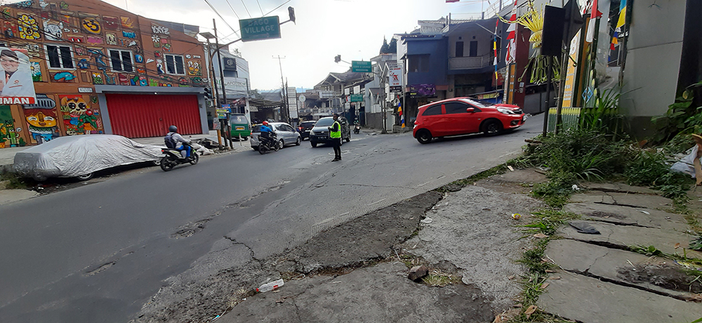 RUMAH HITUNG TANAH DI JALAN IR. H. JUANDA DAGO BANDUNG