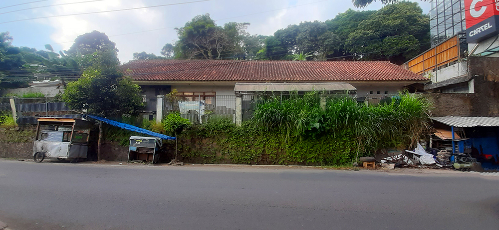 RUMAH HITUNG TANAH DI JALAN IR. H. JUANDA DAGO BANDUNG