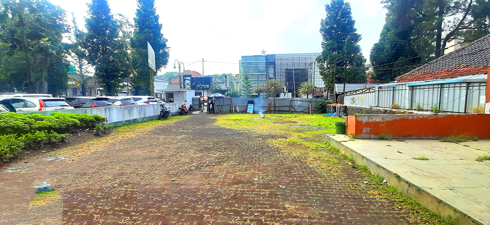 RUMAH HITUNG TANAH DI JALAN IR. H. JUANDA DAGO BANDUNG