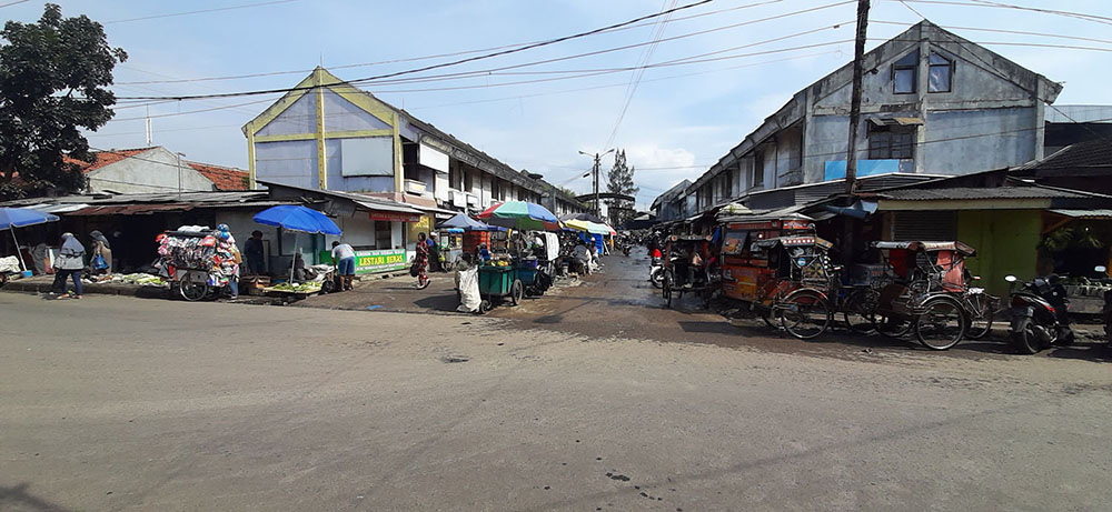 RUKO DUA LANTAI DI PASAR INDUK CARINGIN BANDUNG