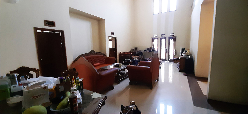 RUMAH MEWAH SEMI FURNISH DI JALAN ARCAMANIK ENDAH BANDUNG