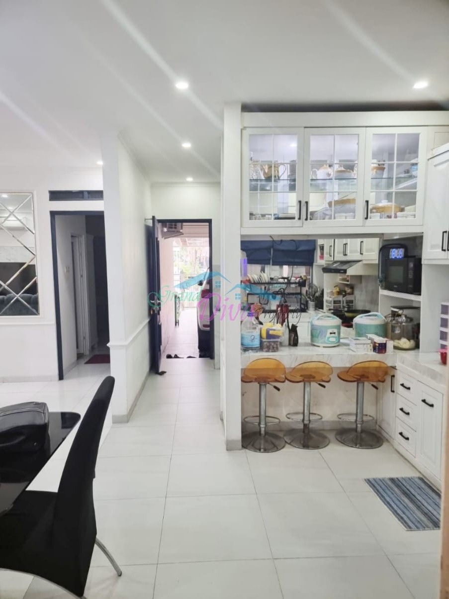 RUMAH DI VILLA GALAXY BEKASI SELATAN