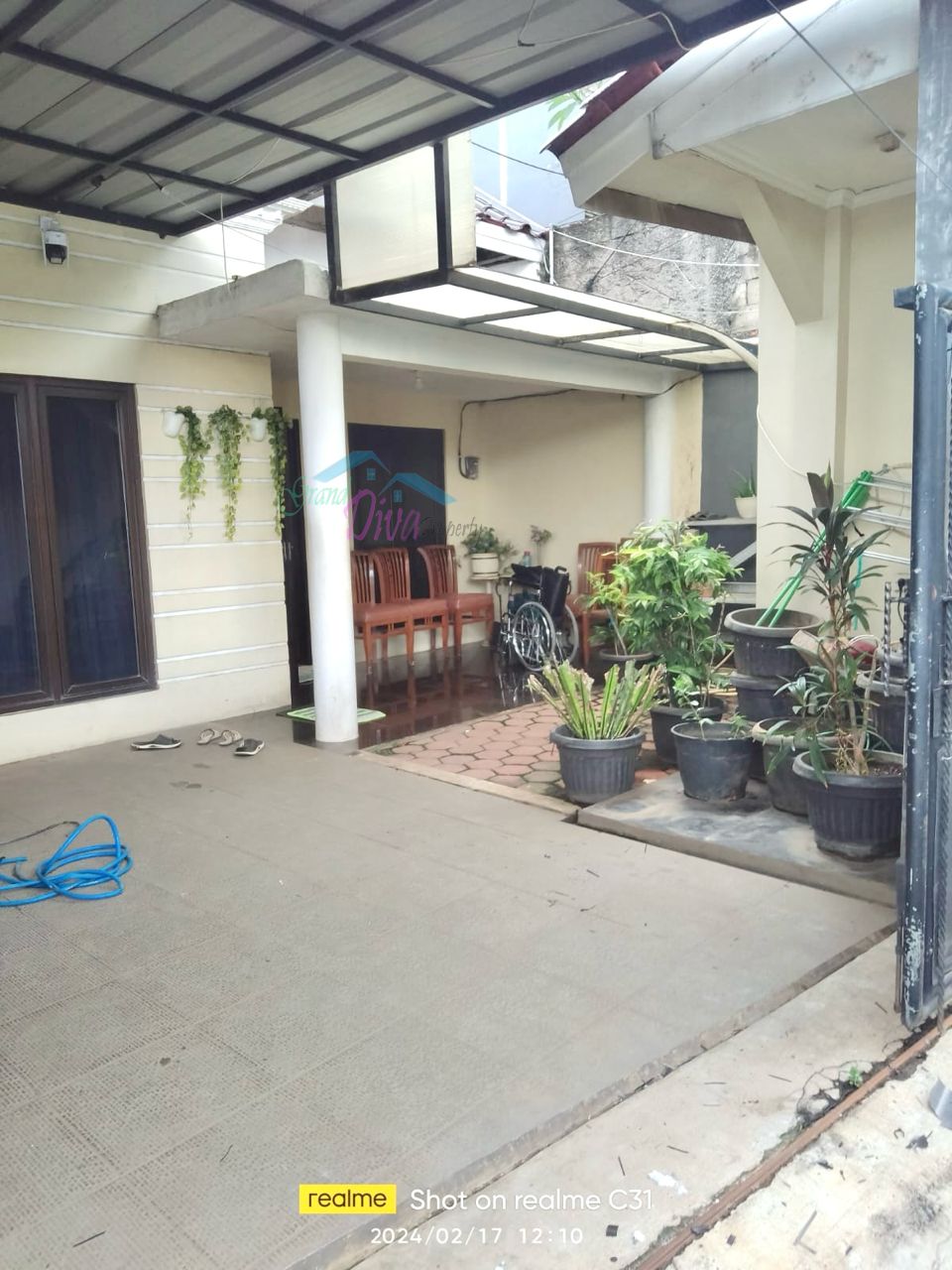 RUMAH DI KOMPLEK AREA JATIBENING BARU PONDOK GEDE