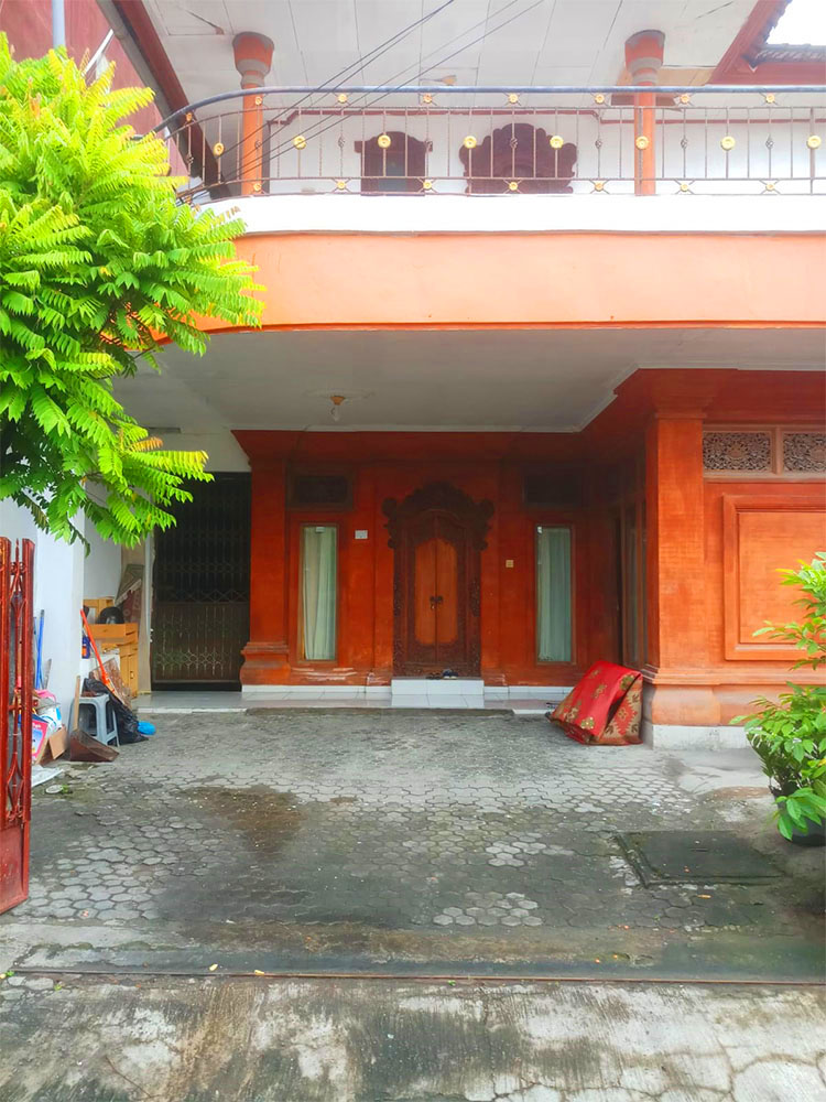 RUMAH DUA LANTAI  DI PUSAT KOTA DENPASAR BALI