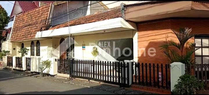 Dijual rumah setia budi hitung tanah, jak sel