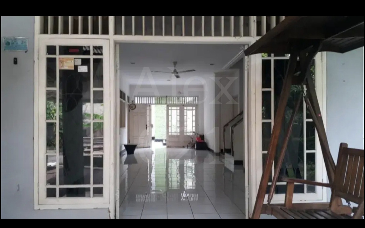 Dijual rumah komplek strategis dikebayoran lama