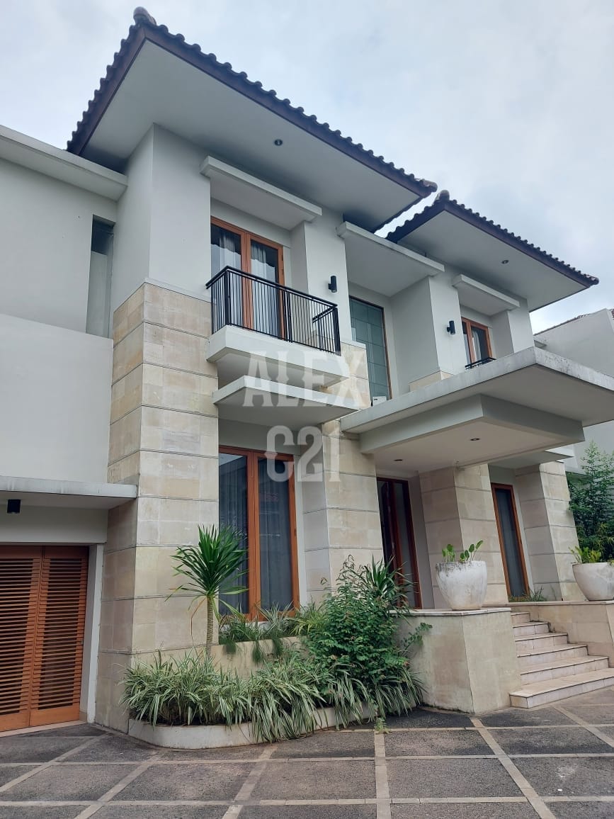 Dijual Rumah Mewah Desain Tropis Area Kemang Jakarta Selatan