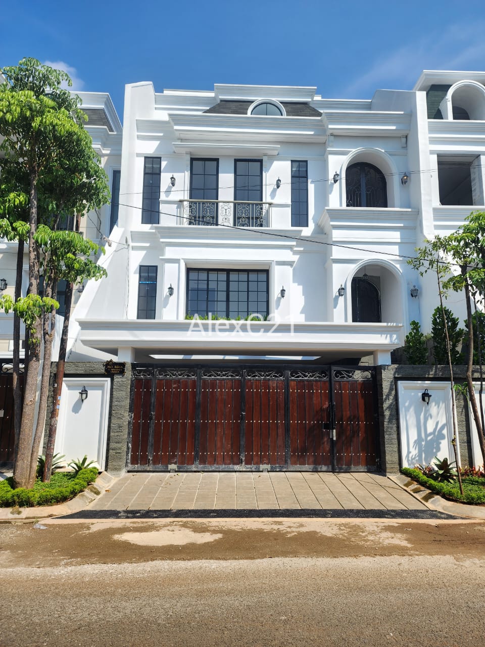 Dijual rumah Brand New di Adiyaksa - Lebak Bulus