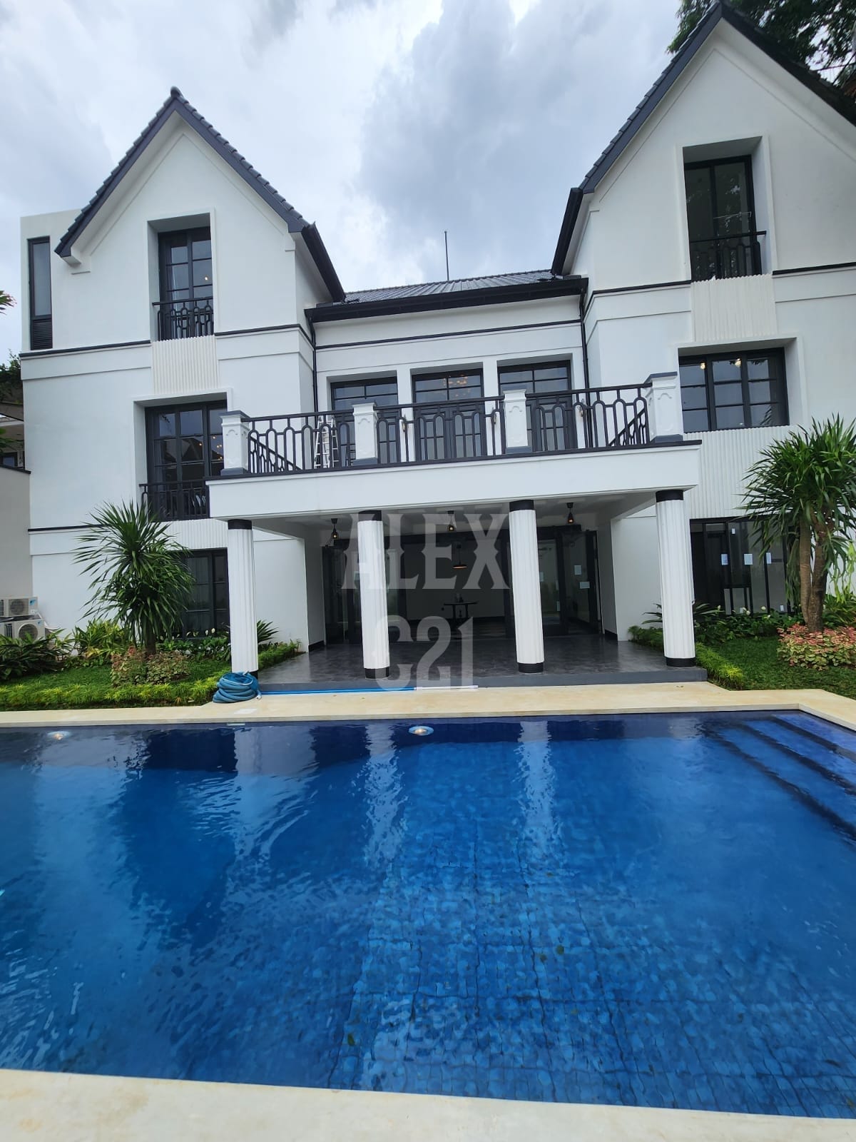 Dijual rumah Brand New di Kemang Jakarta Selatan