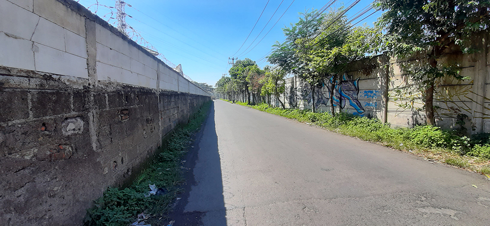 RUMAH DAN GUDANG HITUNG TANAH DI JALAN RAYA BOJONGSOANG BANDUNG