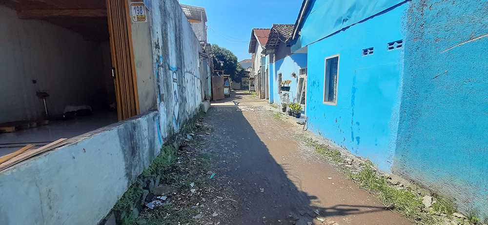 RUMAH DAN GUDANG HITUNG TANAH DI JALAN RAYA BOJONGSOANG BANDUNG