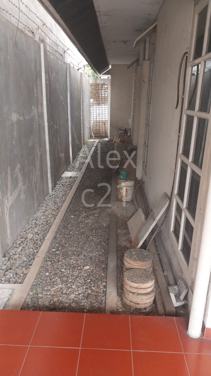 dijual rumah di cirendeu, lebak bulus, jakarta selatan