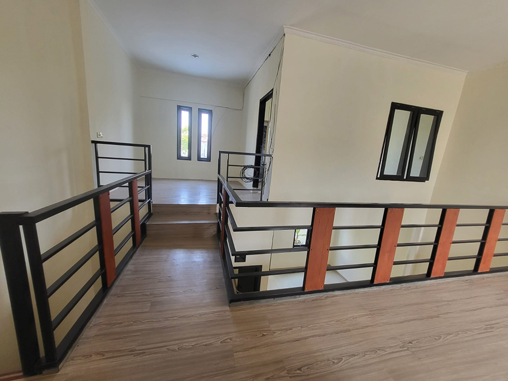RUMAH MINIMALIS MODERN DUA LANTAI DI DE MARRAKESH BANDUNG