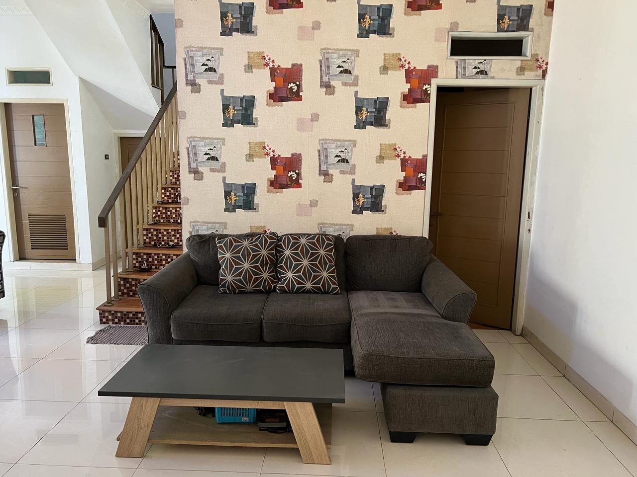 Rumah dijual cepat semi furnished di Buahbatu Regency Bandung