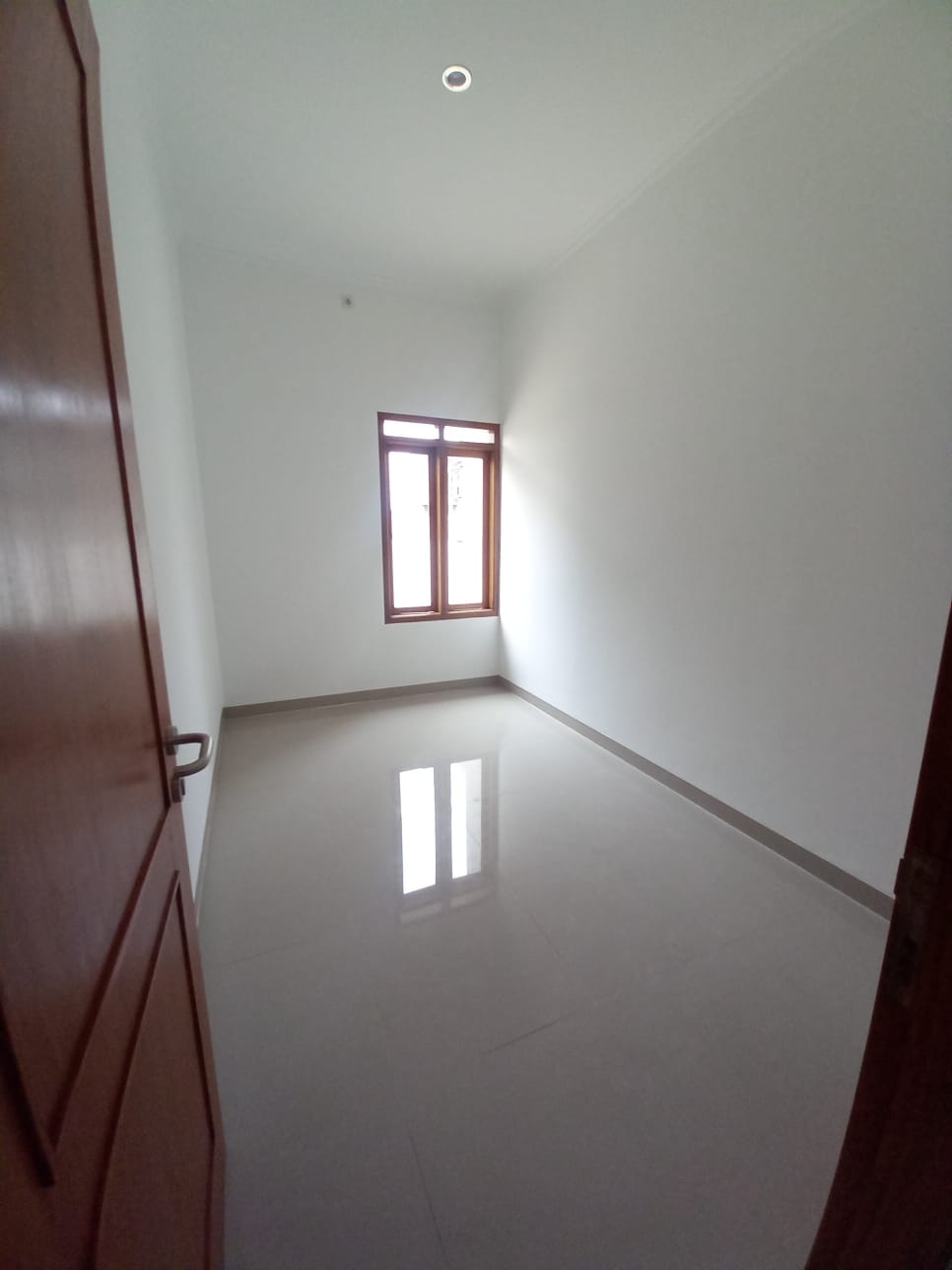 Dijual rumah indent 500jutaan jarang ada di Cisaranten Kulon