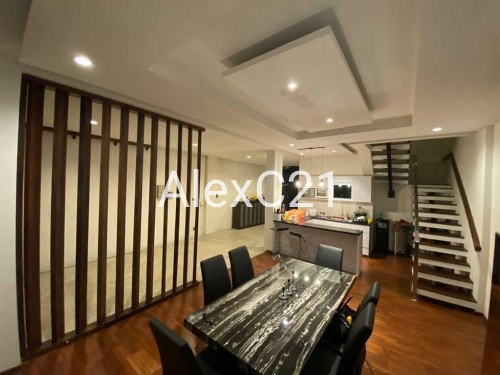 dijual rumah baru cipedak jagakarsa. Jakarta Selatan