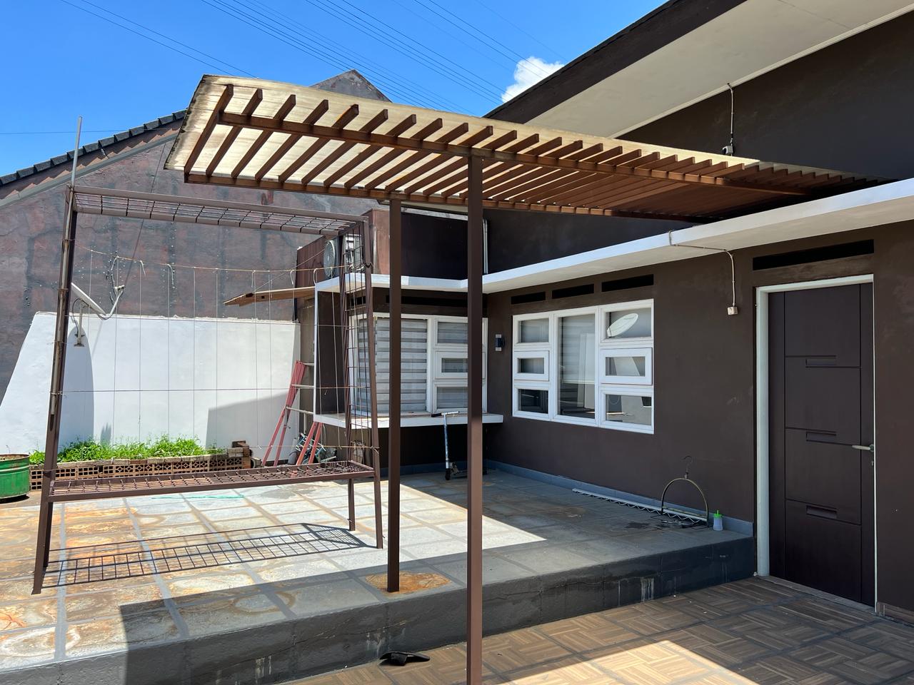 Rumah dijual cepat semi furnished di Buahbatu Regency Bandung