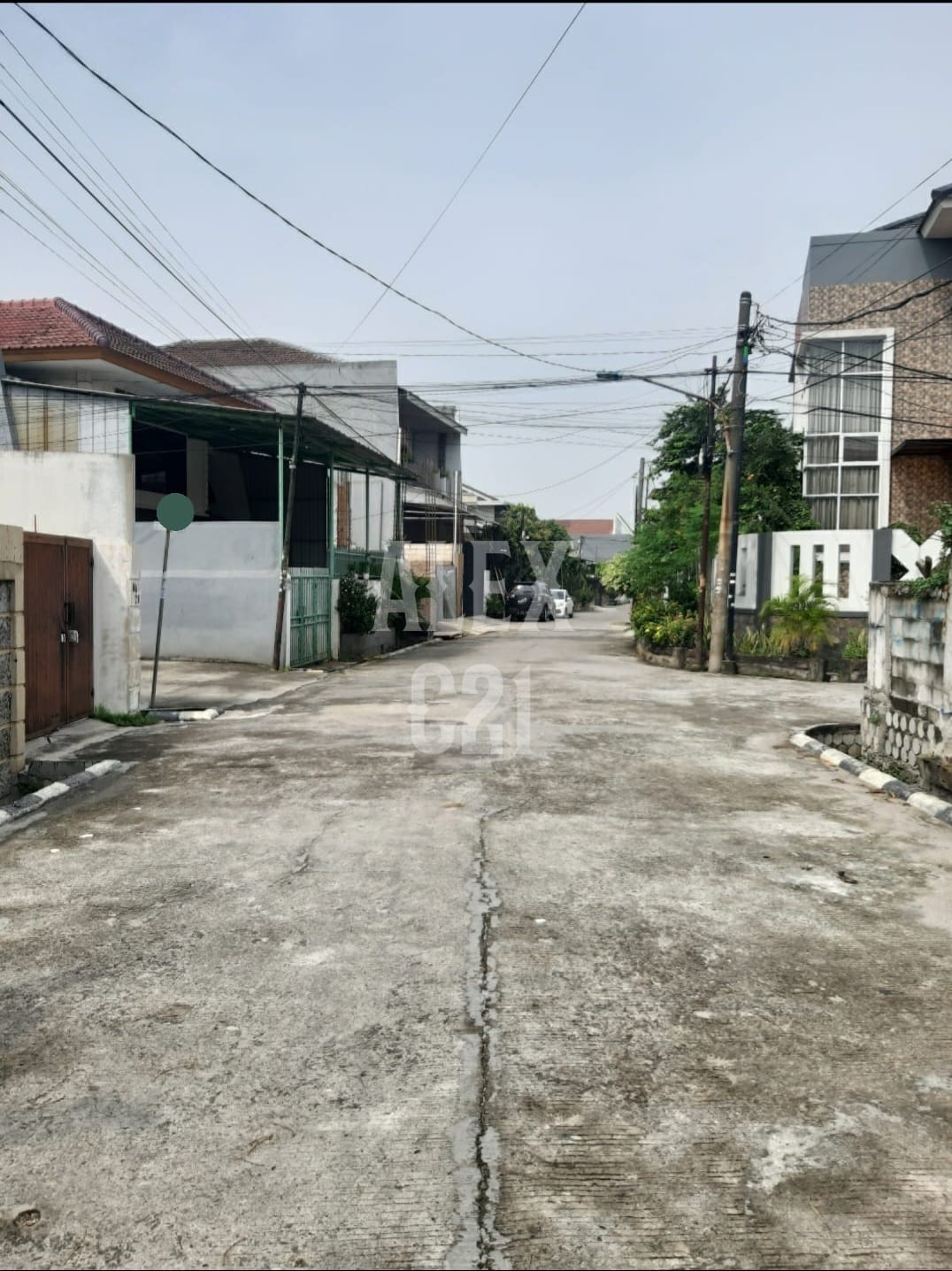 DIJUAL Rumah 3 lantai diperum Daan Mogot Estate - Jakarta Barat