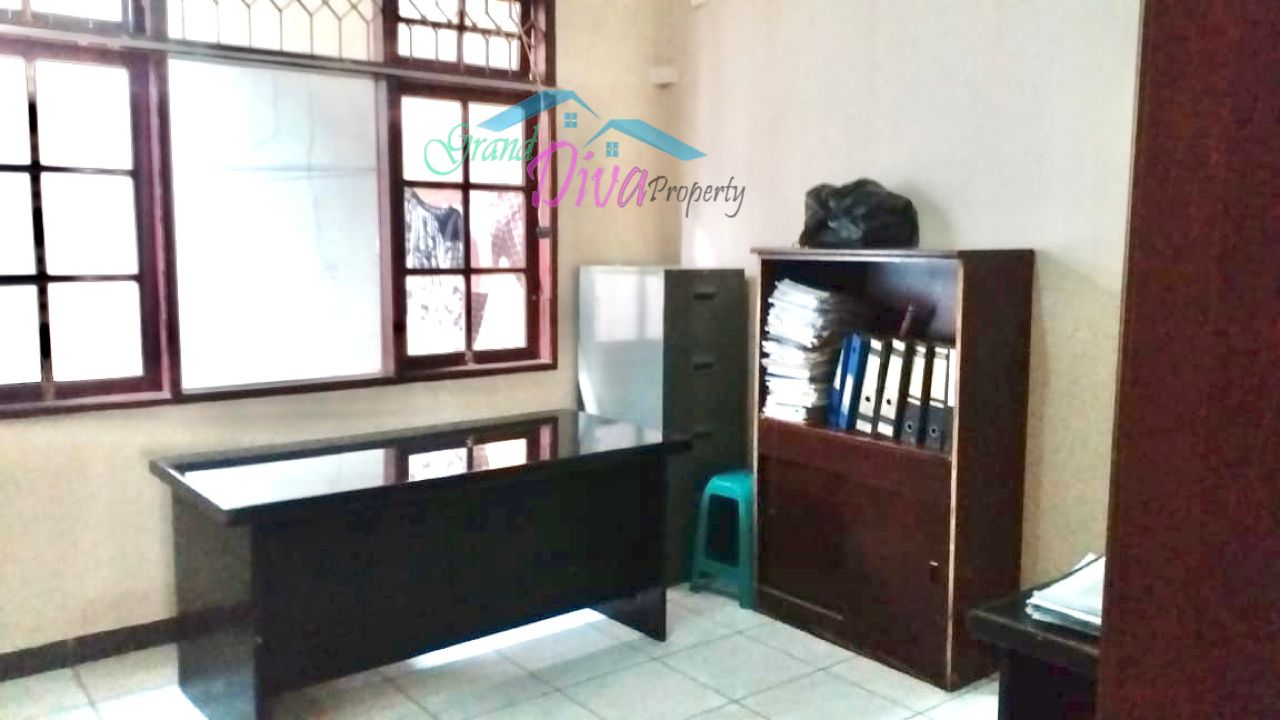 KANTOR ATAU RUMAH DI PAL PUTIH KRAMAT-SENEN