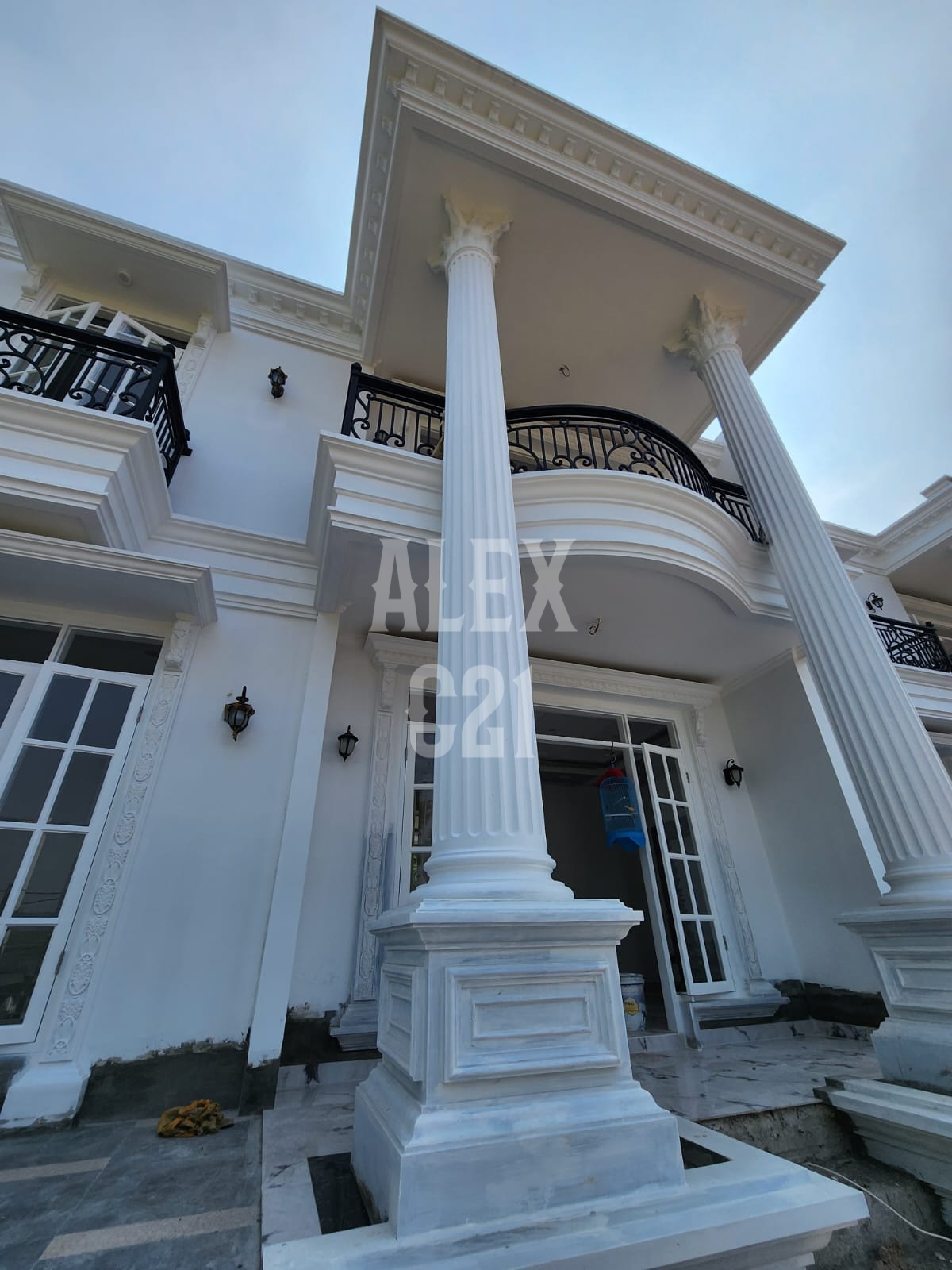 Dijual Brand New white House di Cilandak - Jakarta selatan