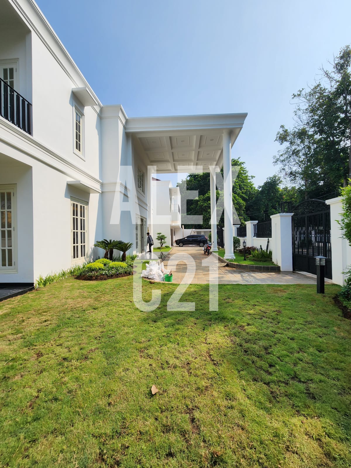 For Sale Luxurious Modern Classic Brand New  House di Menteng