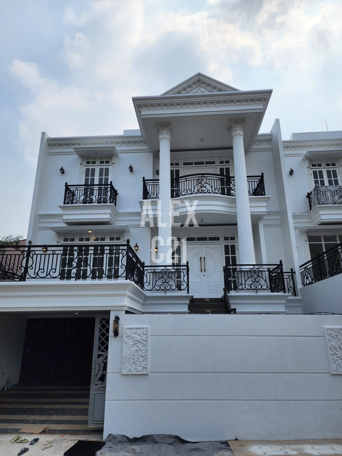 Dijual Brand New White House di Cilandak, Jakarta Selatan