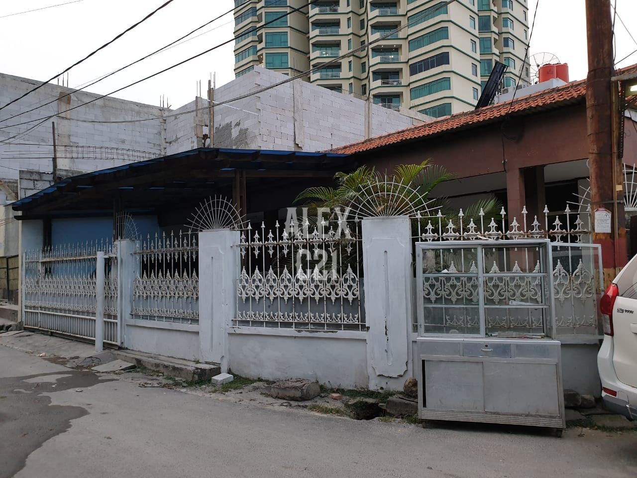 Dijual Rumah Tua BU dibawah NJOP (hitung tanah saja) Pancoran