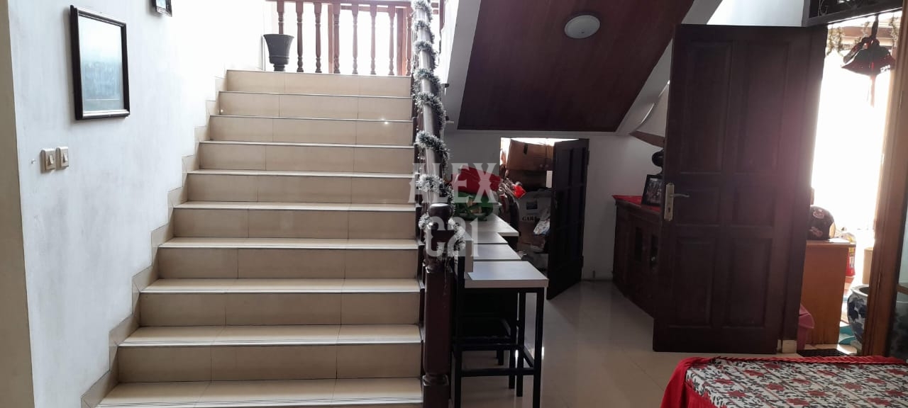 Dijual Rumah Megah Harga NJOP Puri Cinere Depok