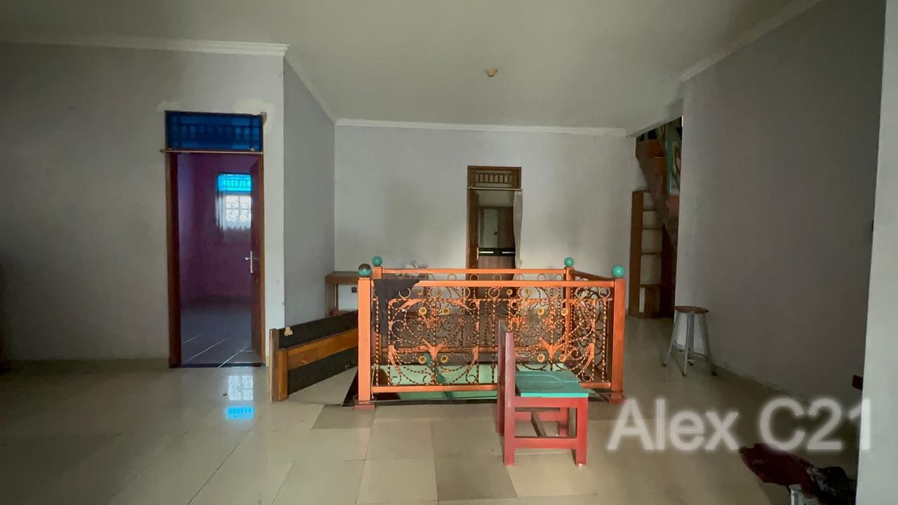 Dijual rumah 2 lantai siap huni, di daerah Cipedak