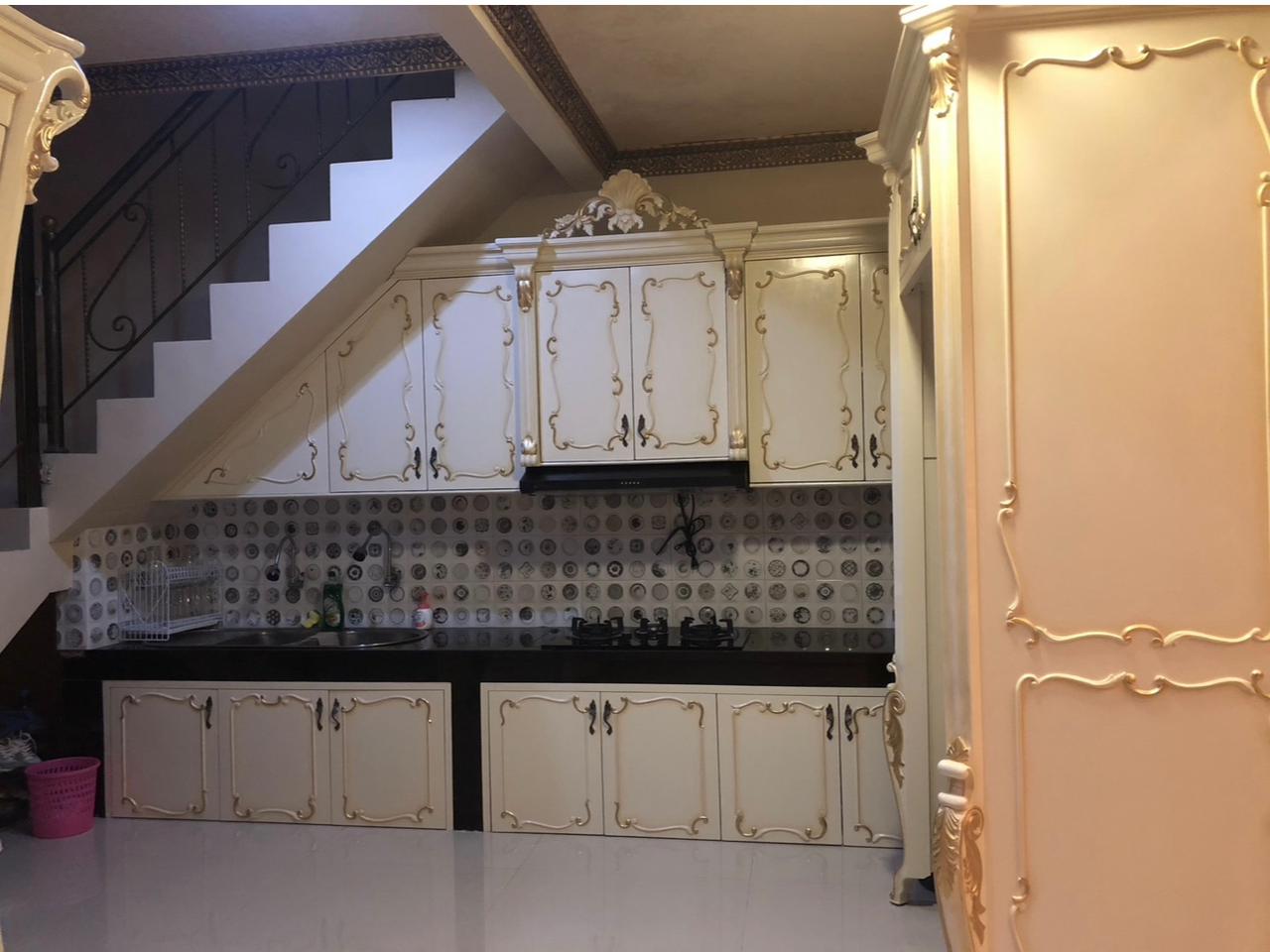 Dijual rumah super strategis di Pinus Regency full furnished